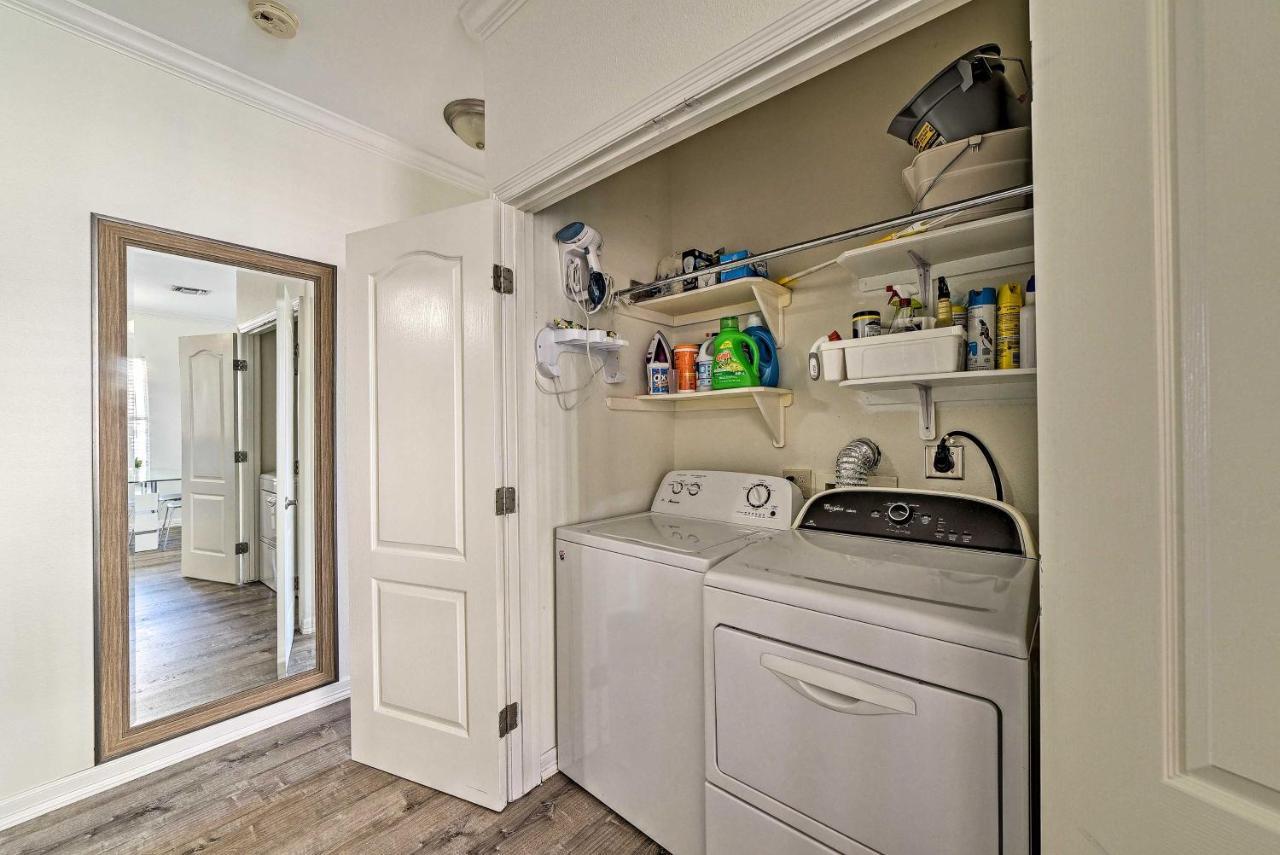Modern Island Condo With Pool Steps To The Beach! South Padre Island Exterior photo