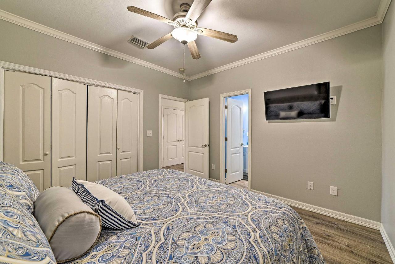 Modern Island Condo With Pool Steps To The Beach! South Padre Island Exterior photo