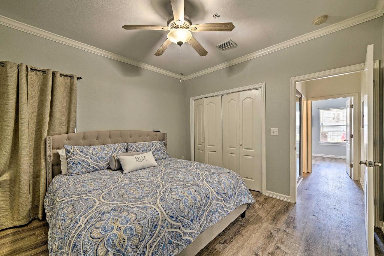Modern Island Condo With Pool Steps To The Beach! South Padre Island Exterior photo